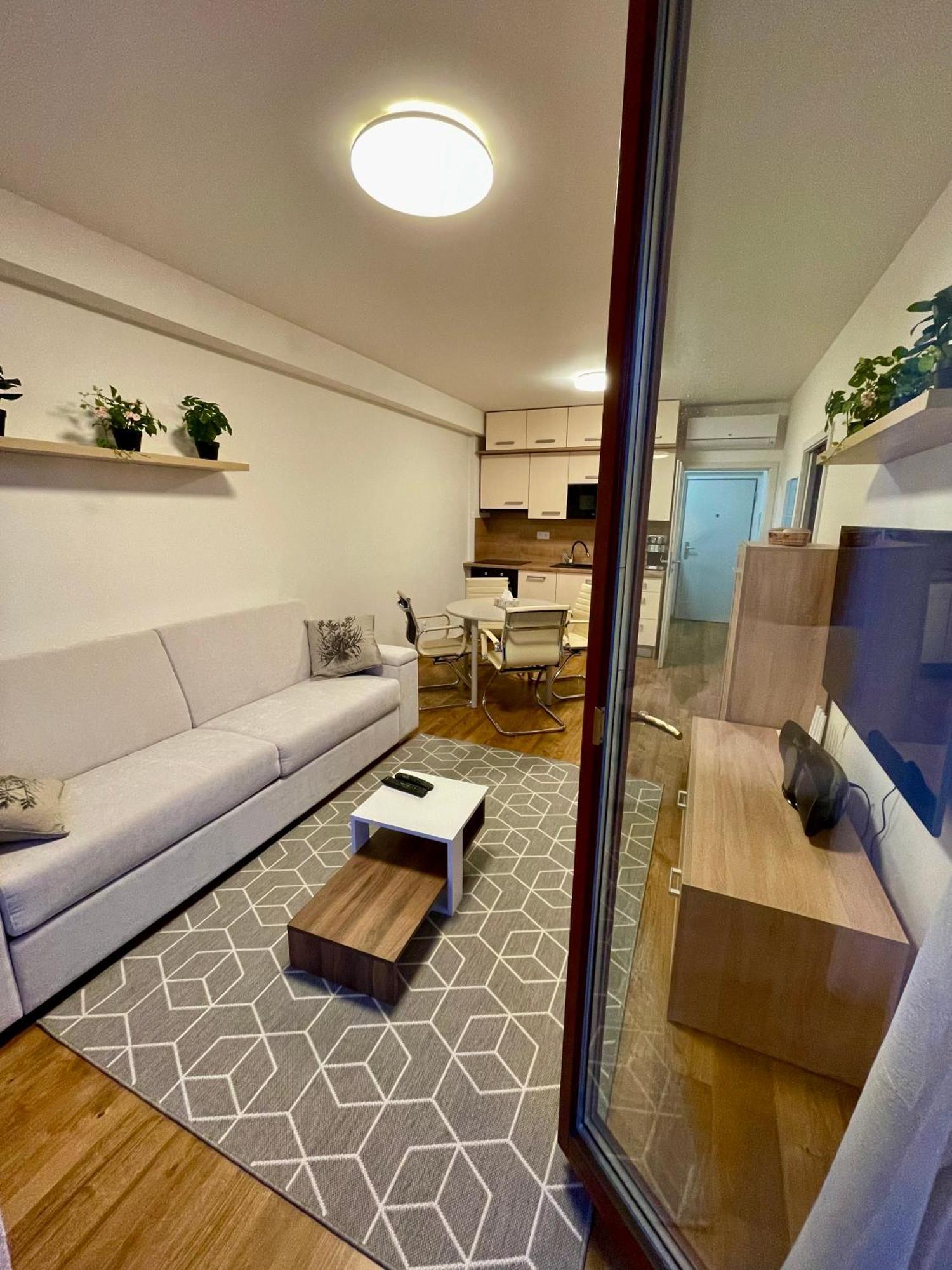 Apartman Astra Sezimovo Usti Экстерьер фото